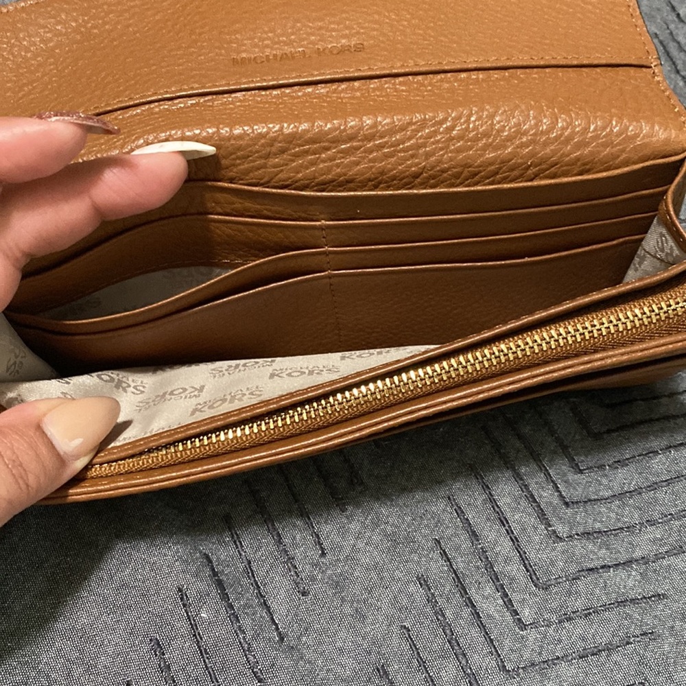 Michael Kors wallet - Picture 2 of 4